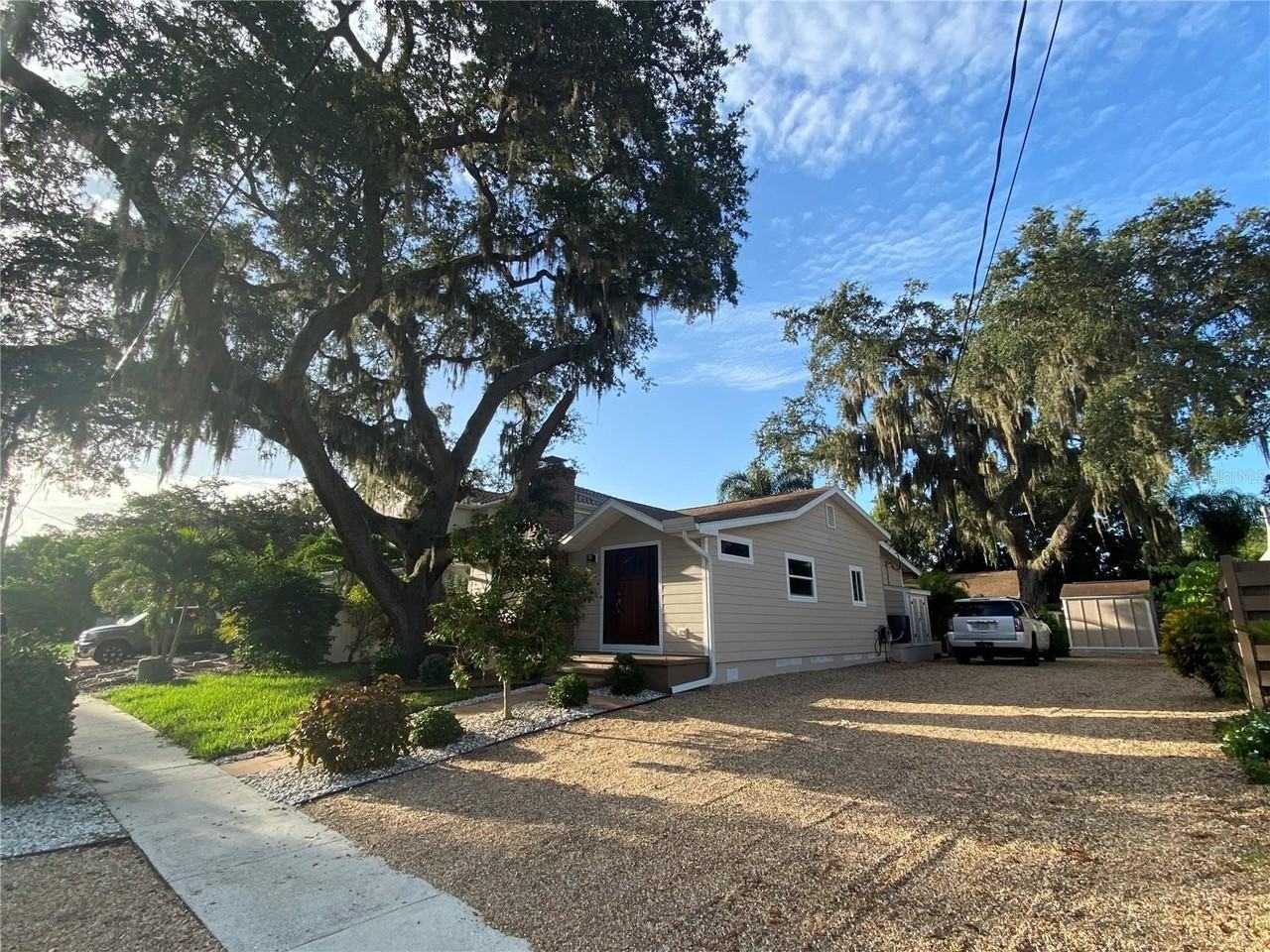 1832 Worrington St - Photo 4 of 17