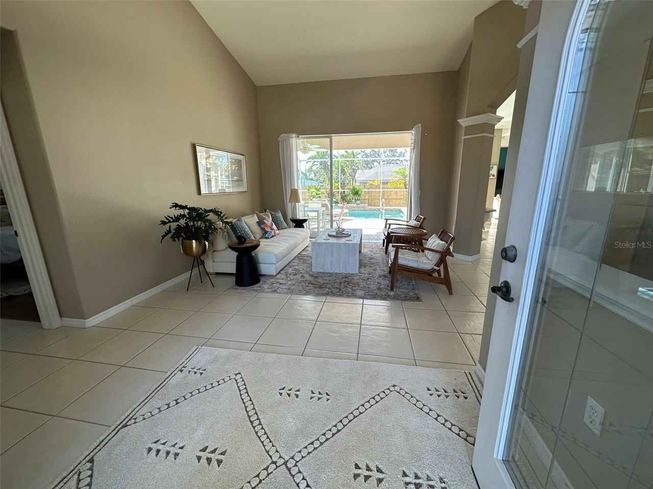 4580 Crystal Rd - Photo 4 of 23