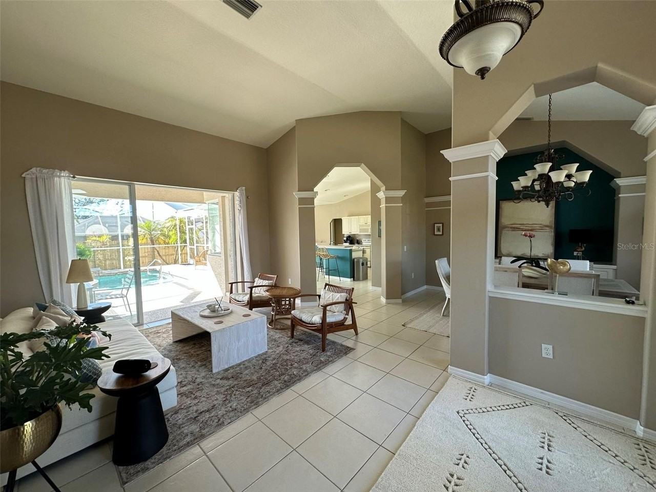 4580 Crystal Rd - Photo 5 of 23