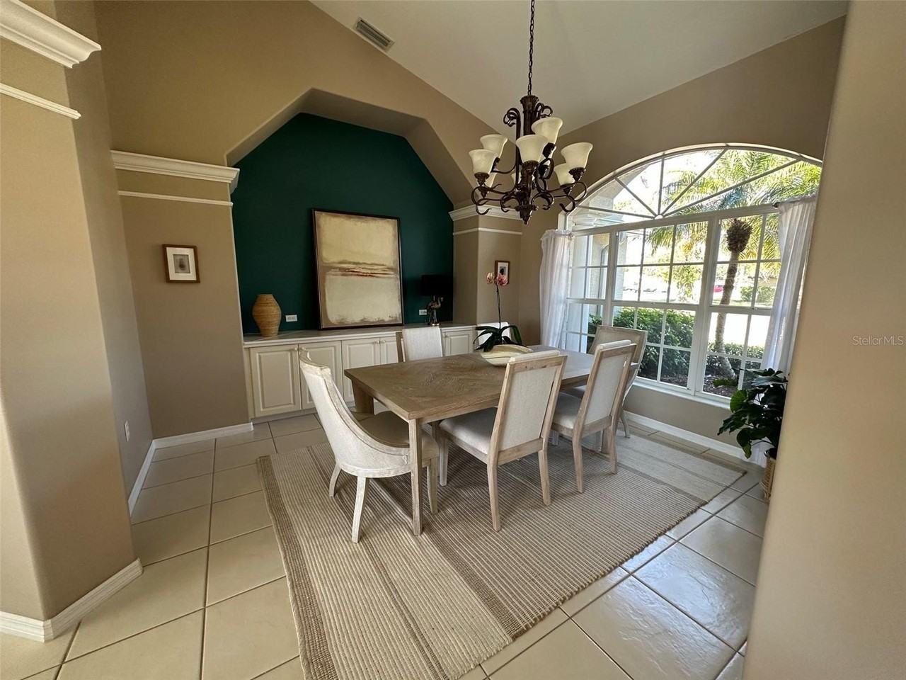 4580 Crystal Rd - Photo 6 of 23