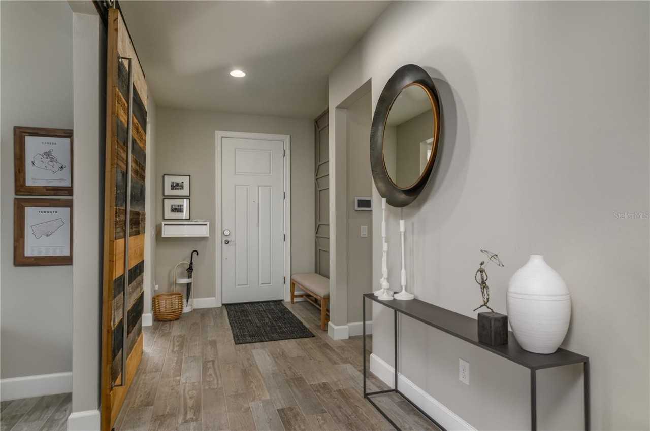 12203 Seabrook Ave - Photo 5 of 32