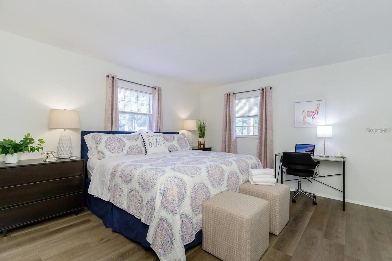 1297 13th St - Photo 4 of 11