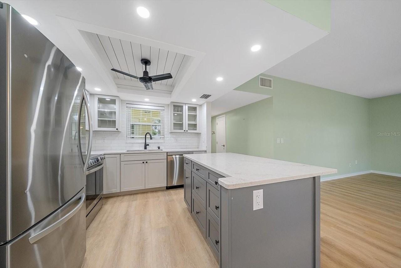 5865 Tidewood Ave #8 - Photo 7 of 34