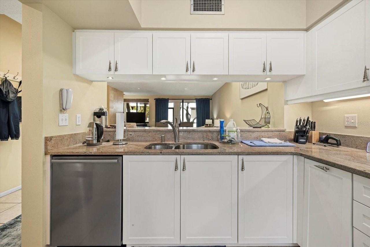 2012 Harbourside Dr #2102 - Photo 7 of 34