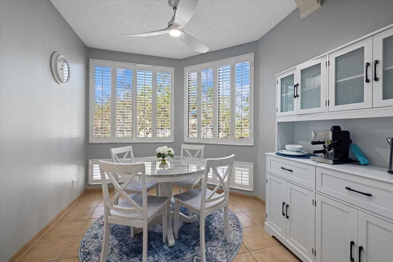 1928 Harbourside Dr #1402 - Photo 3 of 32