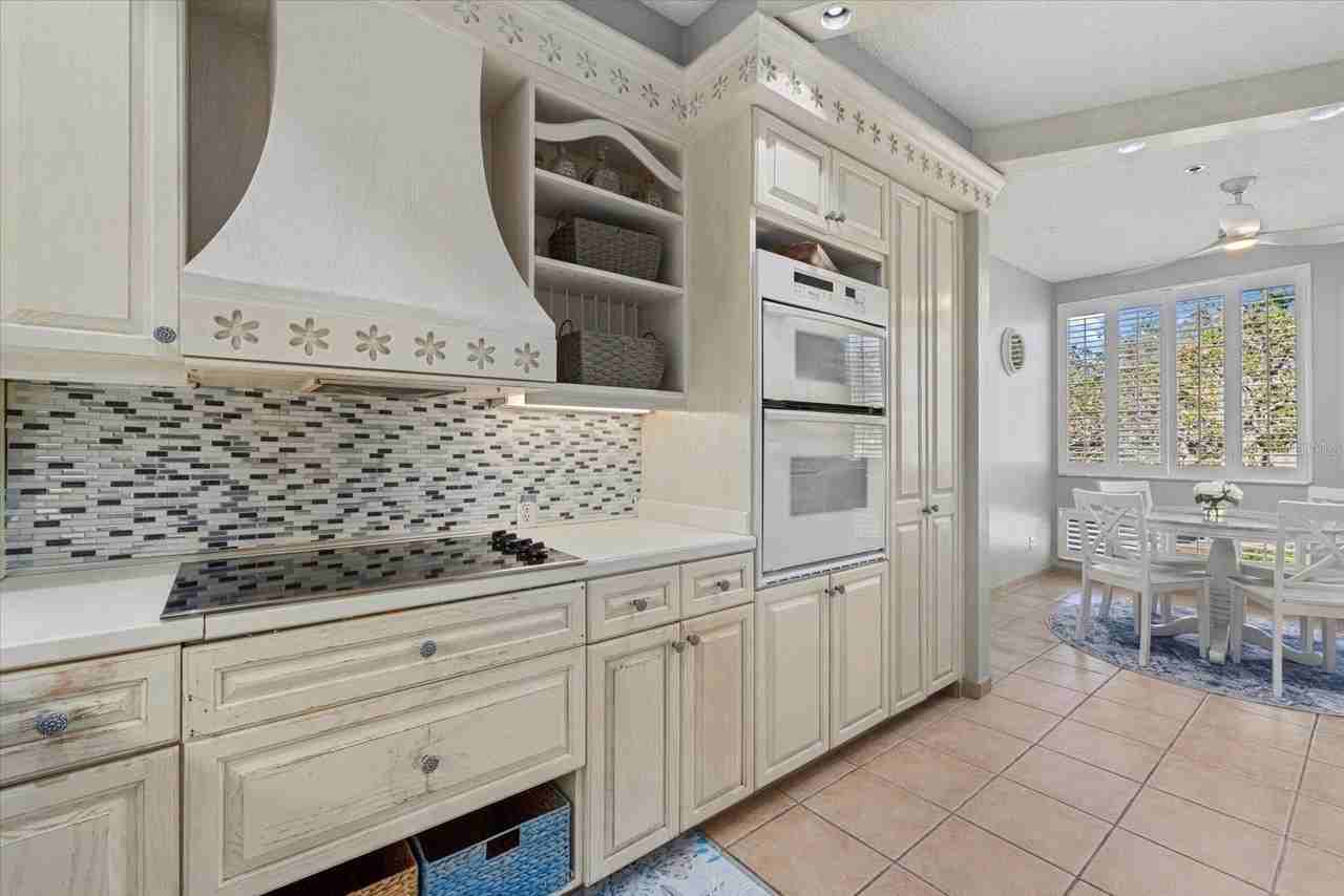 1928 Harbourside Dr #1402 - Photo 5 of 32