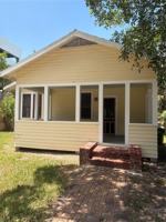 featured image of 1555 7th St