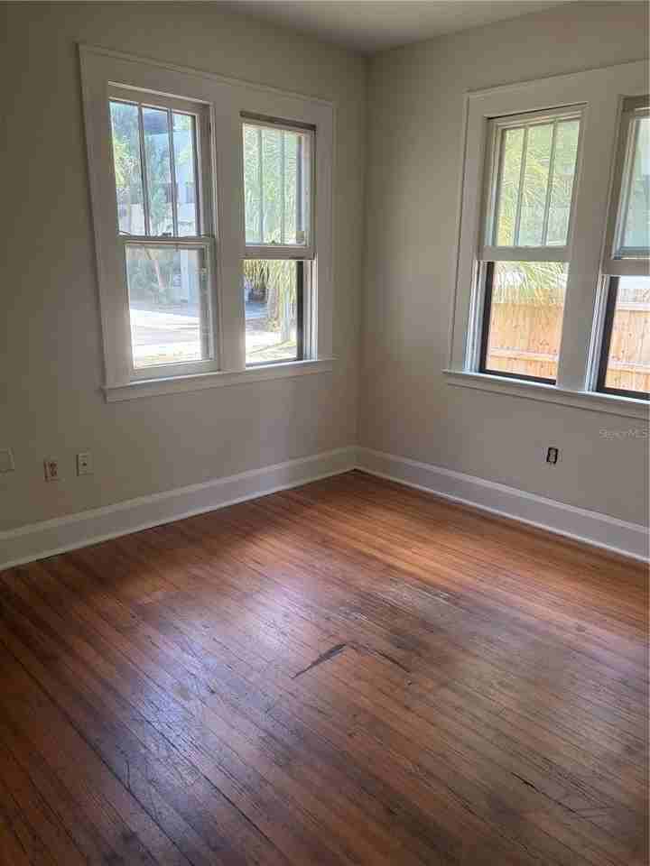 1555 7th St - Photo 4 of 10