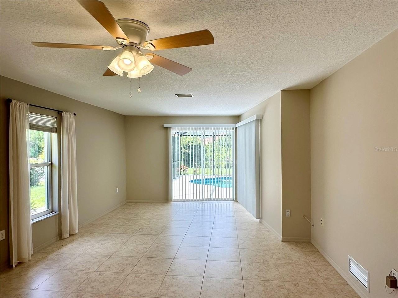 5024 Southern Pine Cir - Photo 6 of 50