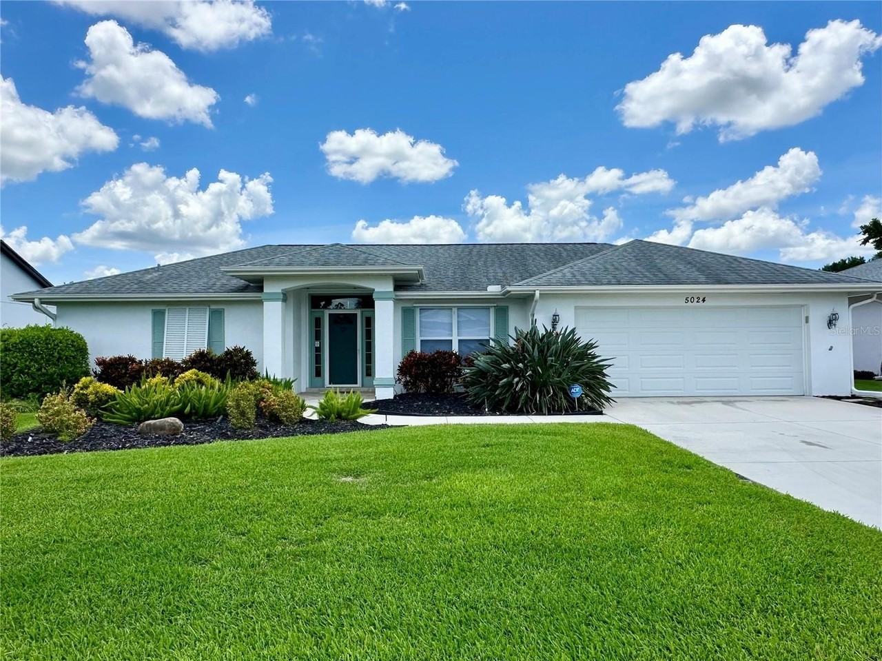 5024 Southern Pine Cir - Photo 7 of 50