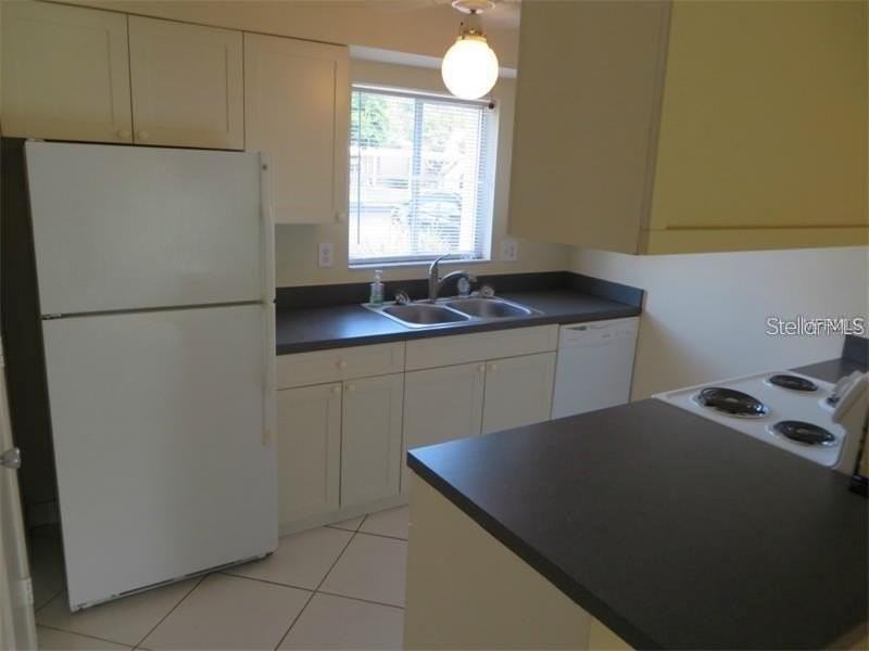 2745 Hidden Lake Blvd #D - Photo 5 of 16