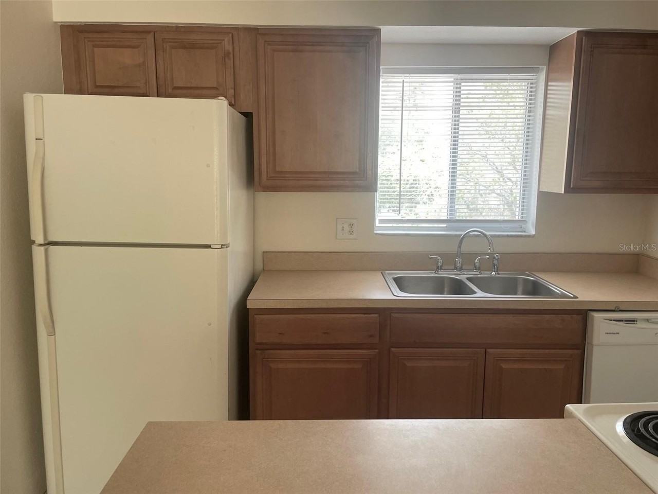 2745 Hidden Lake Blvd #D - Photo 7 of 16