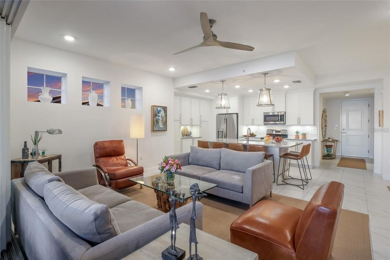 376 Aruba Cir #203 - Photo 6 of 35