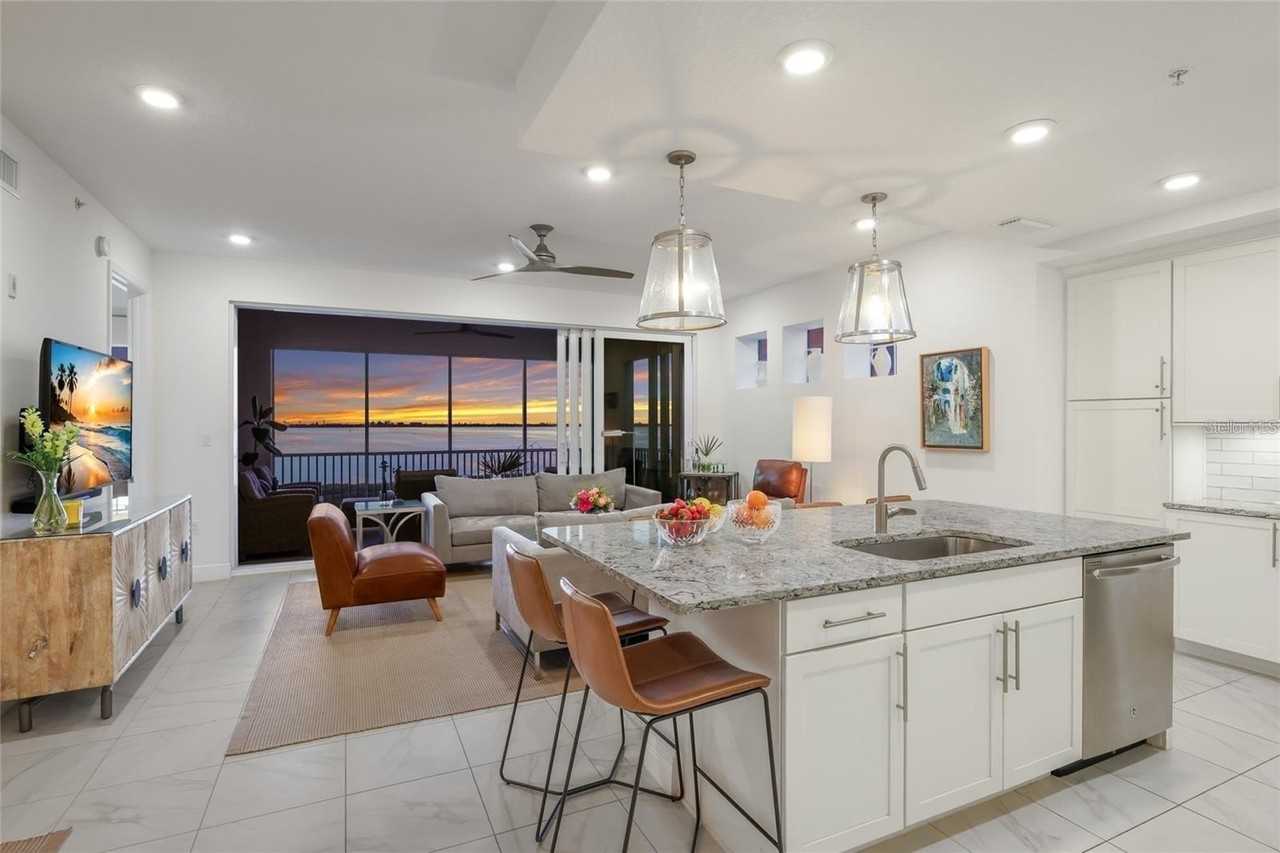 376 Aruba Cir #203 - Photo 7 of 35