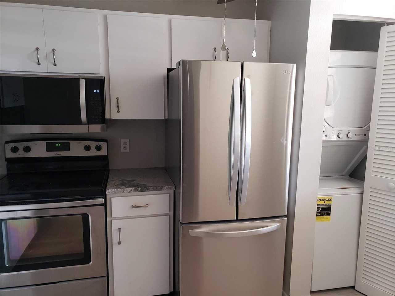 549 Lakeside Dr #549 - Photo 4 of 22
