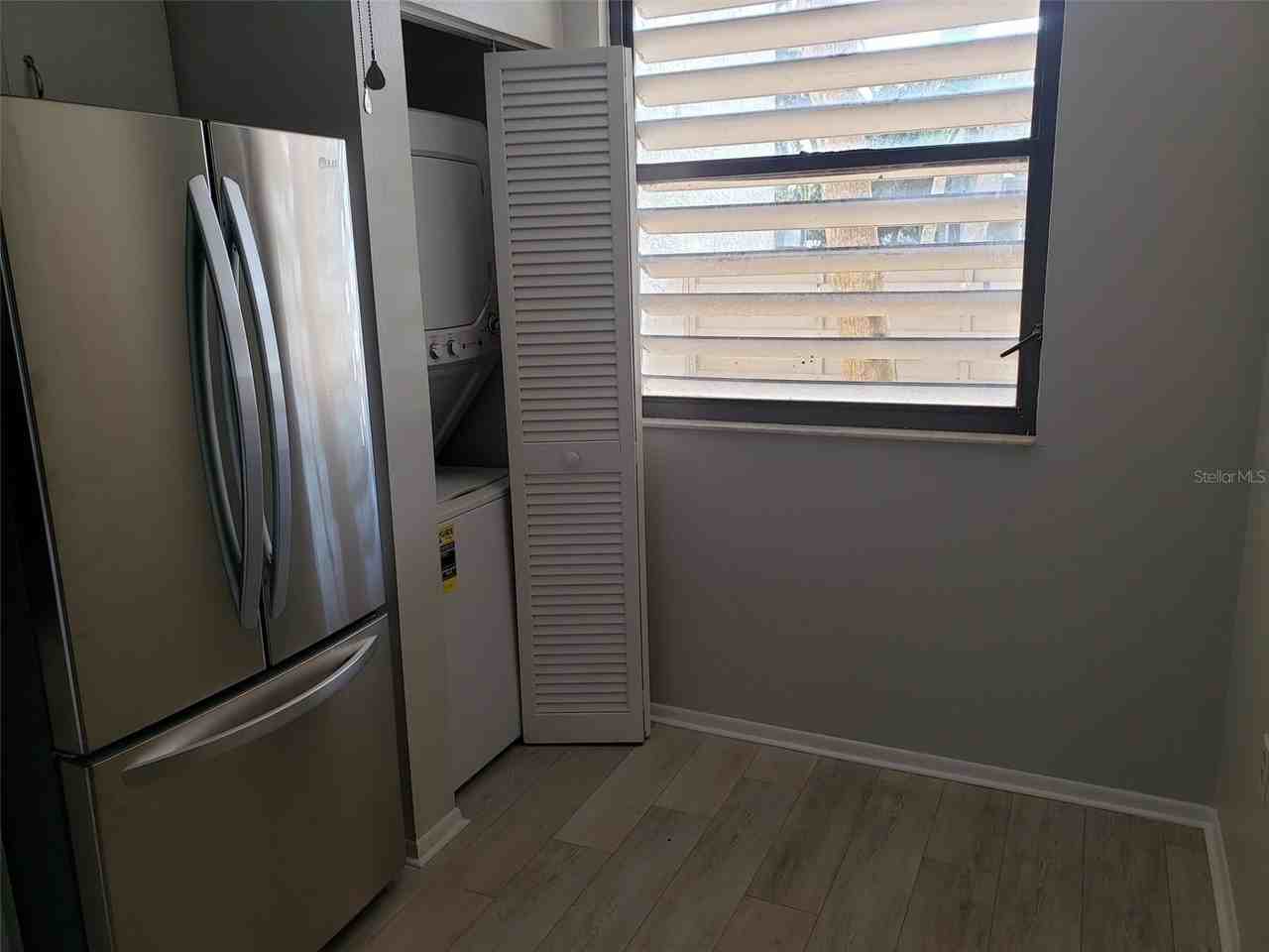 549 Lakeside Dr #549 - Photo 5 of 22