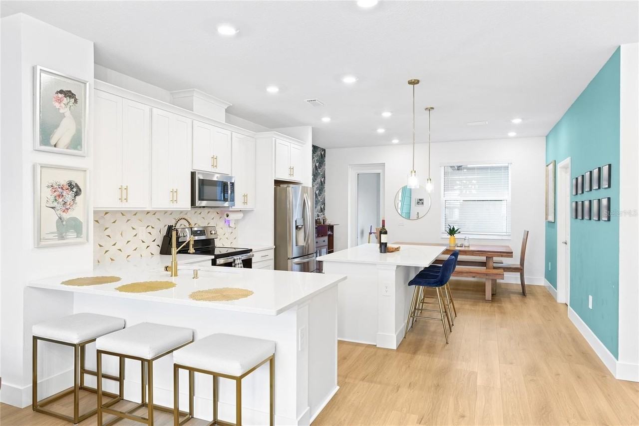 1808 Fender Ln - Photo 4 of 48