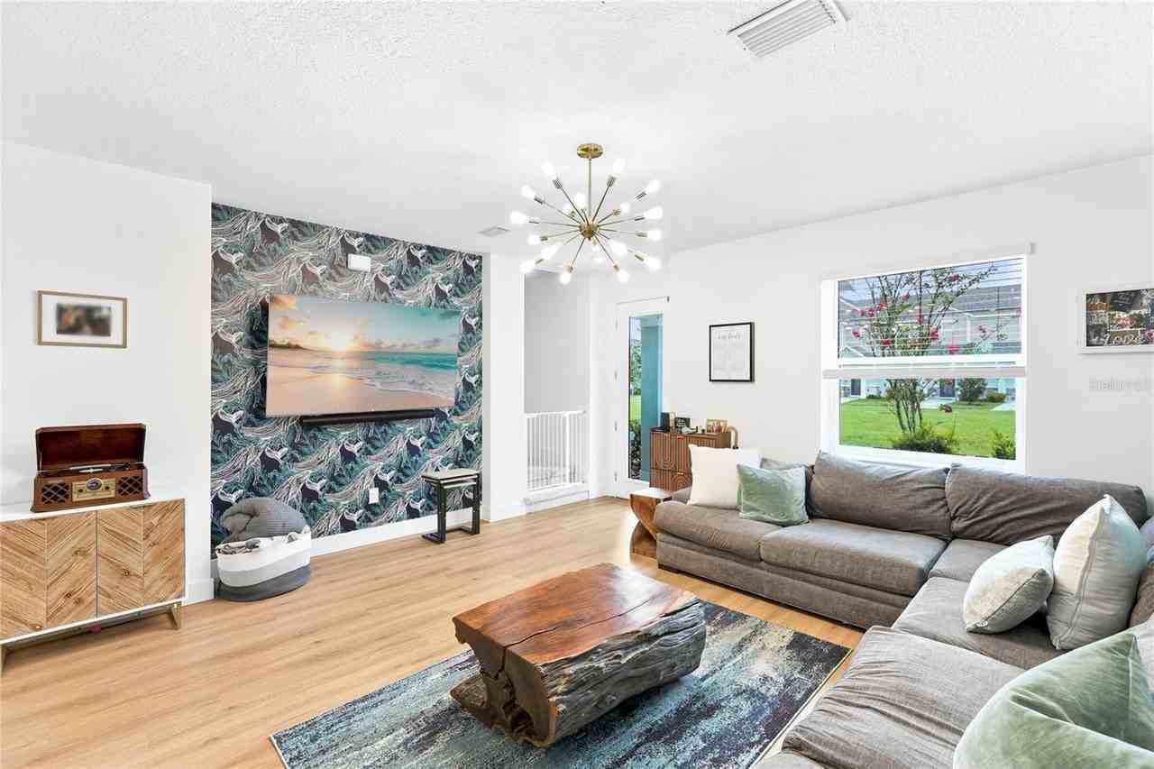 1808 Fender Ln - Photo 5 of 48