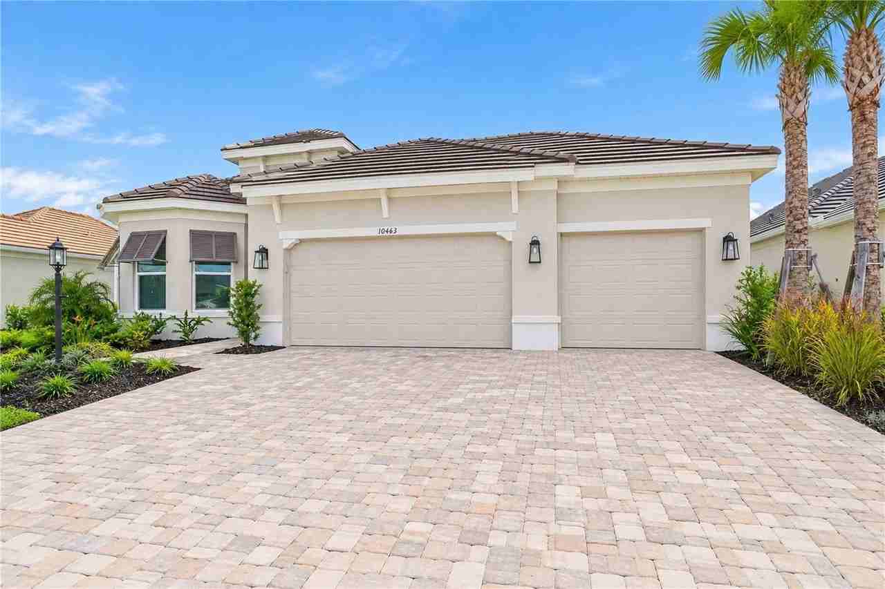 10463 Eclipse St - Photo 3 of 50