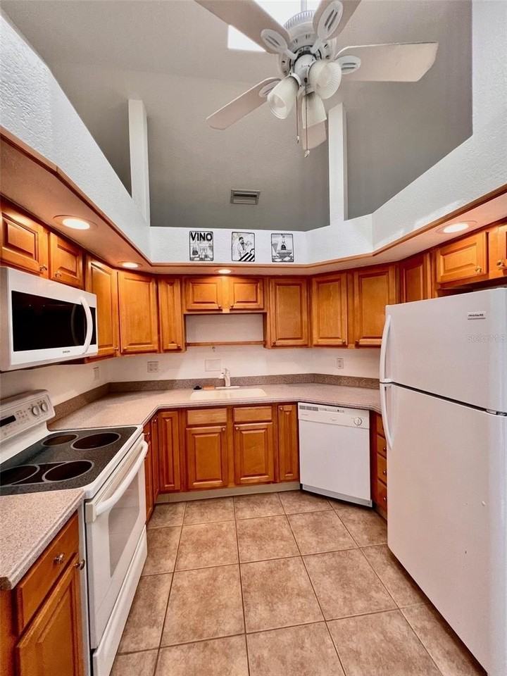 931 Fairfax Ter Nw - Photo 6 of 17