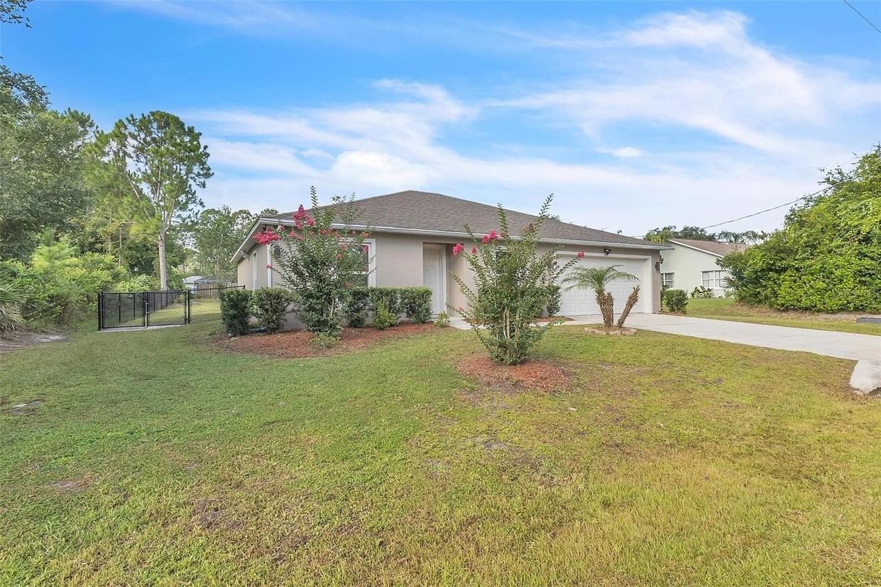 159 Persimmon Dr - Photo 3 of 32