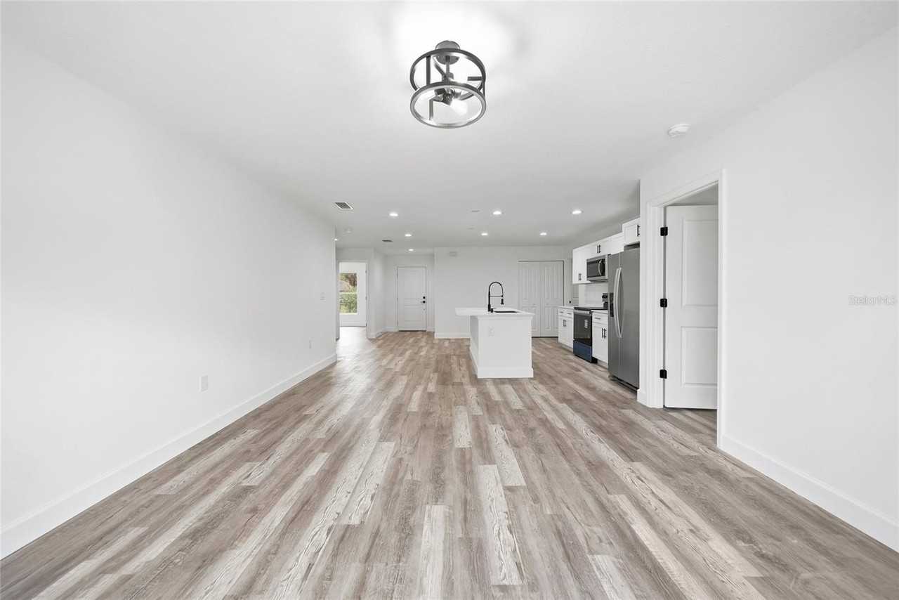 17180 Drayton Ln - Photo 5 of 32