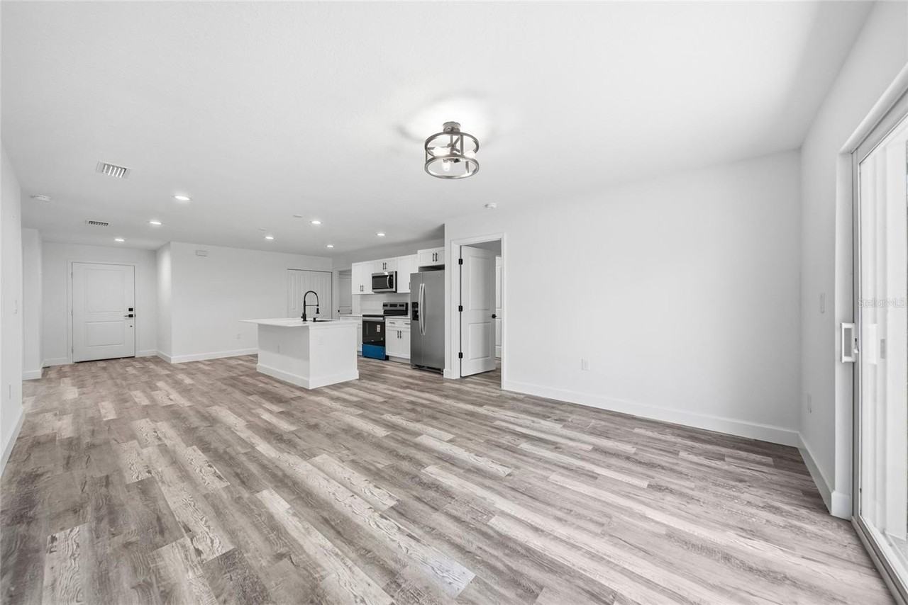 17180 Drayton Ln - Photo 6 of 32