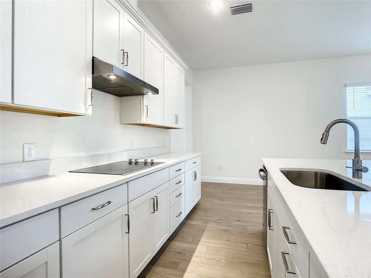 652 Kimber Ln - Photo 4 of 16