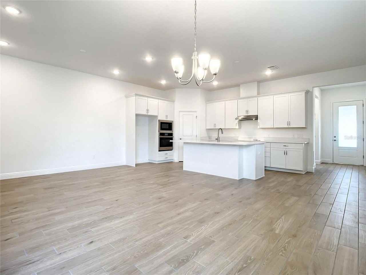 652 Kimber Ln - Photo 5 of 16