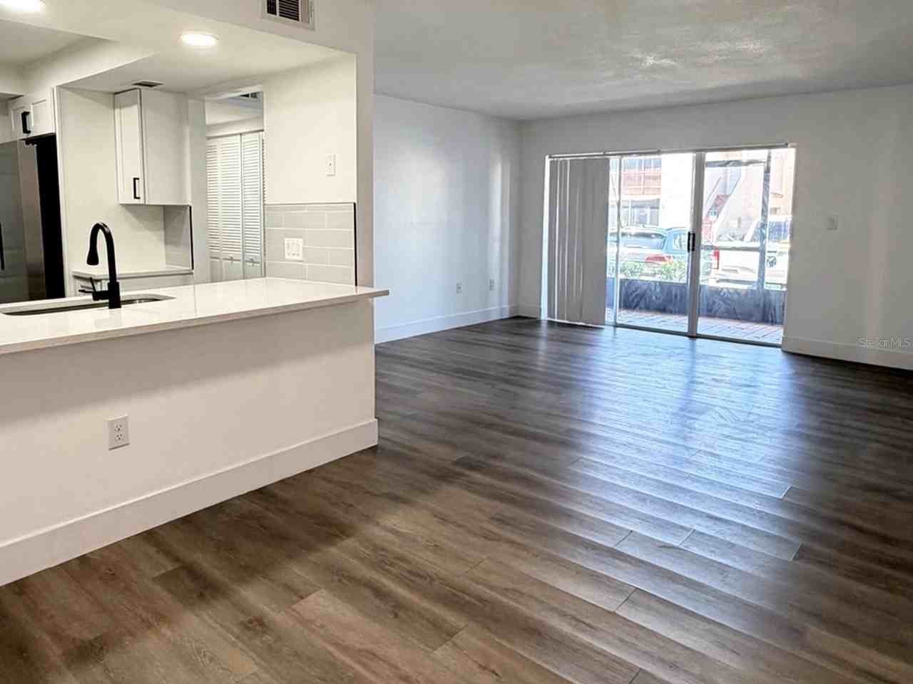 2524 Citrus Club Ln #207 - Photo 3 of 12
