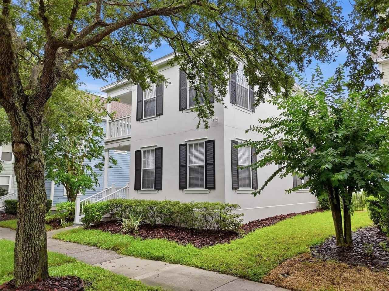 912 Waterside Dr - Photo 2 of 50