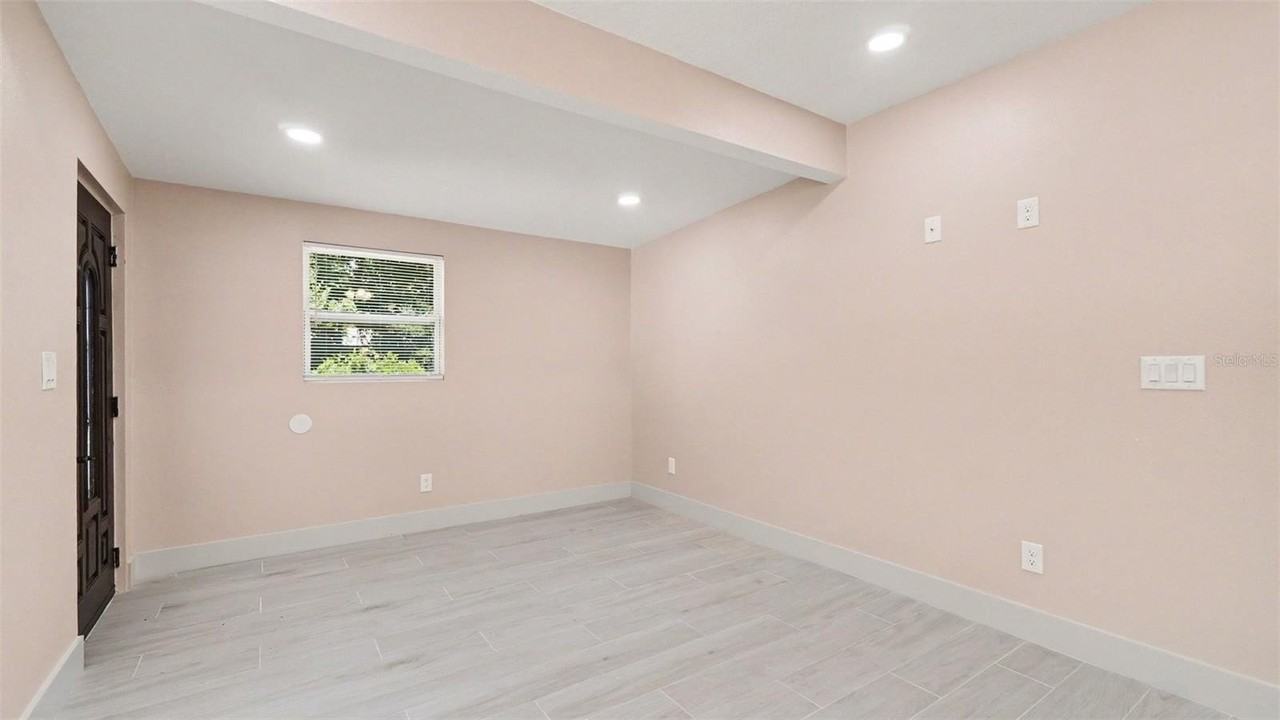 1109 Nw 14th Ave - Photo 7 of 31
