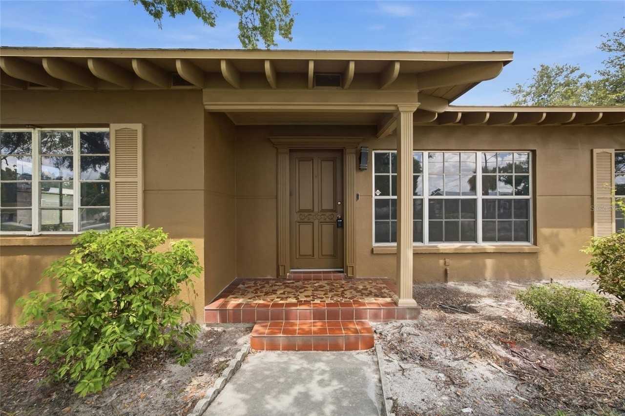 808 N Macdill Ave - Photo 4 of 37