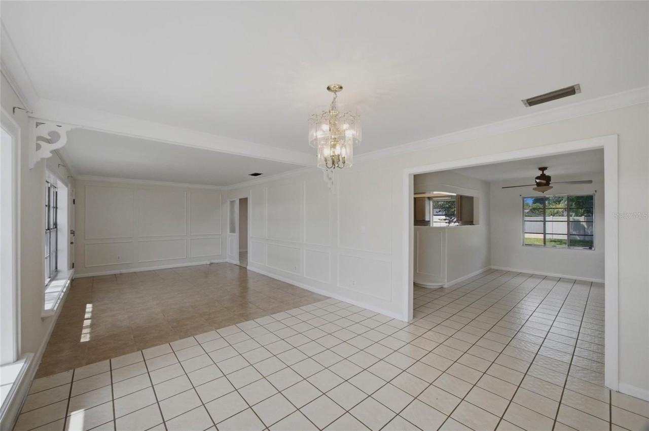808 N Macdill Ave - Photo 7 of 37