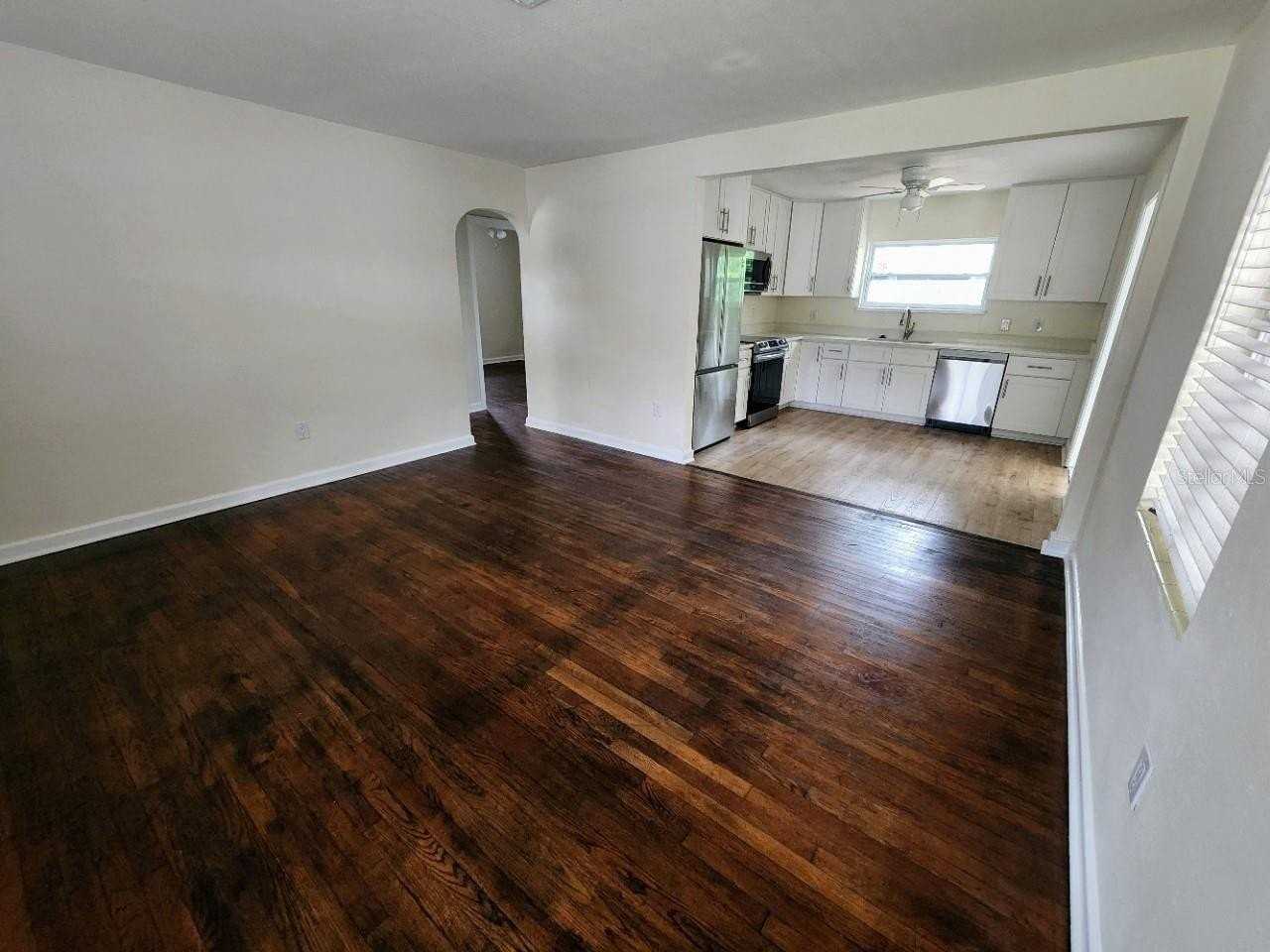 1356 Druid Rd E - Photo 2 of 12