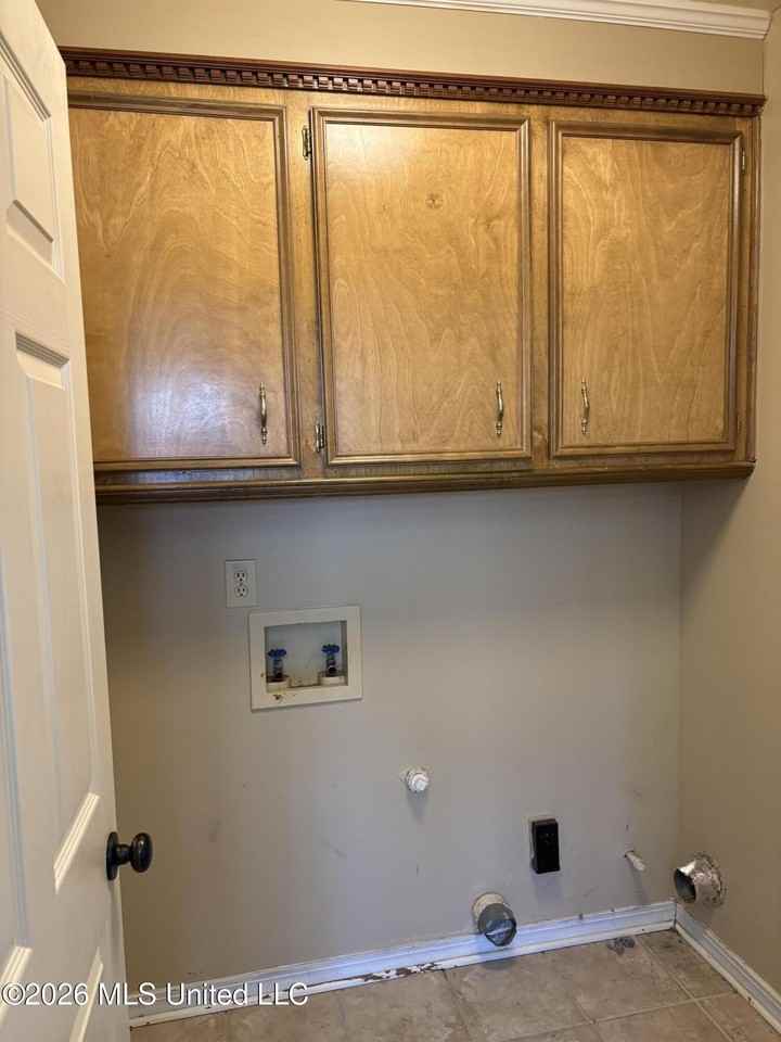440 Brentwood Dr - Photo 5 of 11