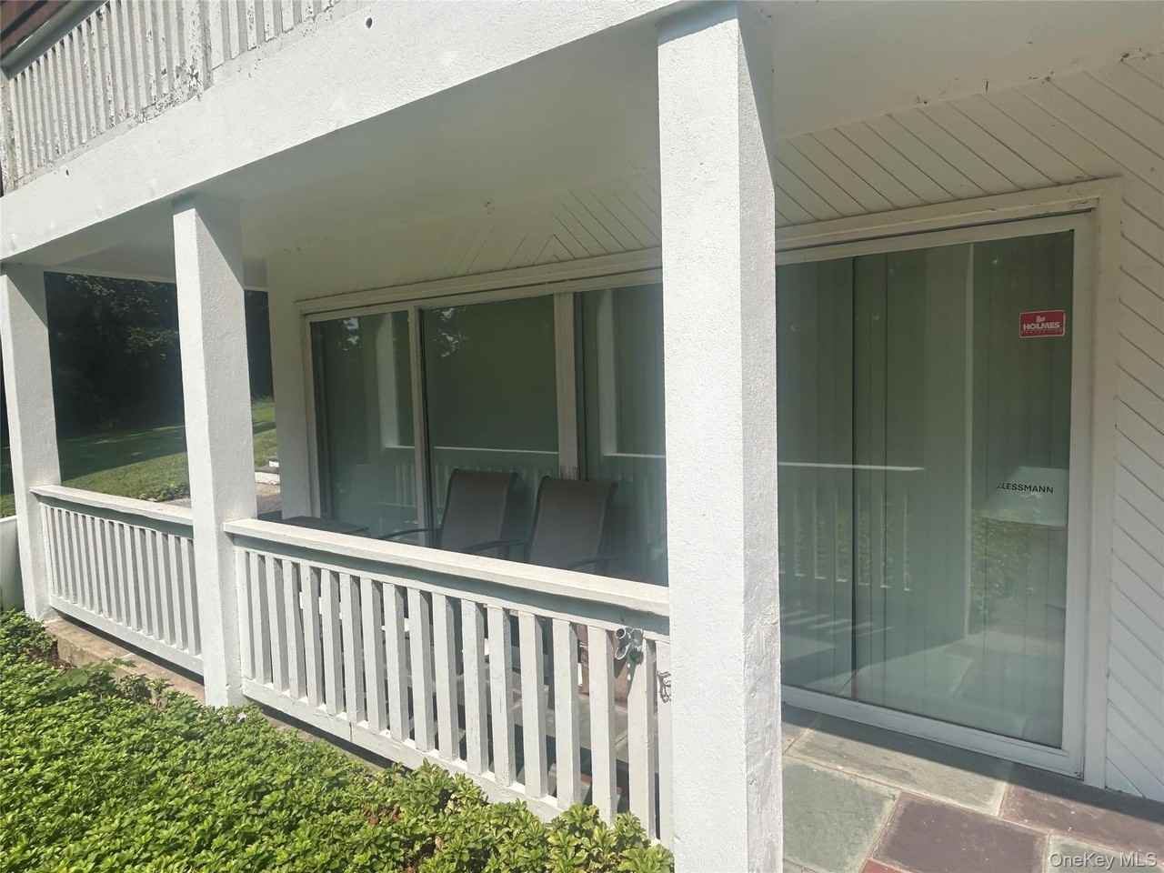 40 Maplewood Dr - Photo 3 of 33