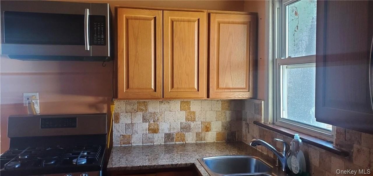 31 Thurman St #1stFL - Photo 3 of 13
