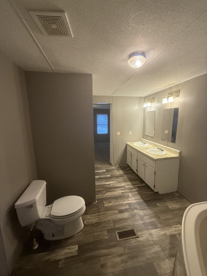 110 Elizabeth Ct #1 - Photo 3 of 7