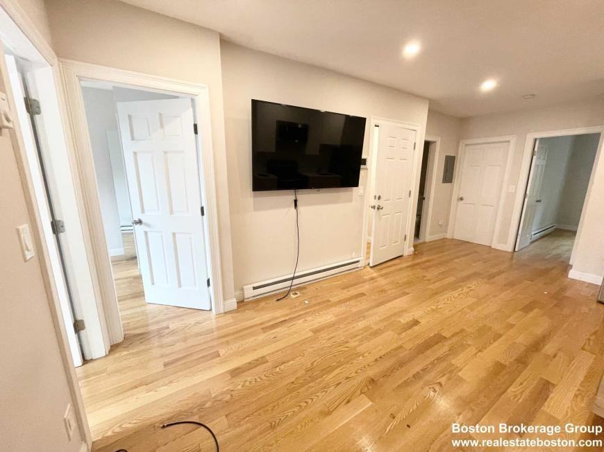 17 Warwick St - Photo 2 of 10