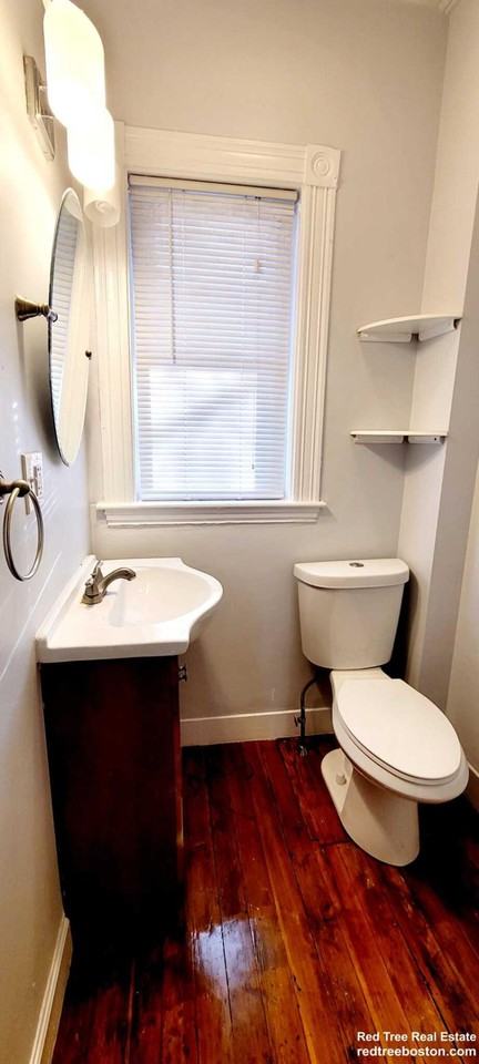24 Dalrymple St - Photo 4 of 10
