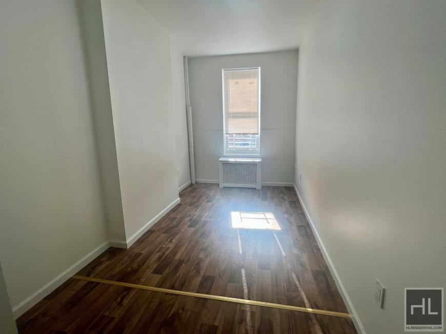 1531 Nostrand Ave - Photo 3 of 10