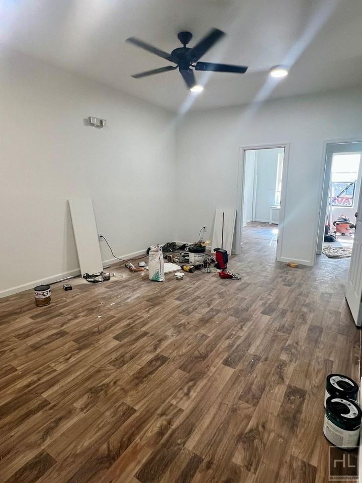 1531 Nostrand Ave - Photo 4 of 10