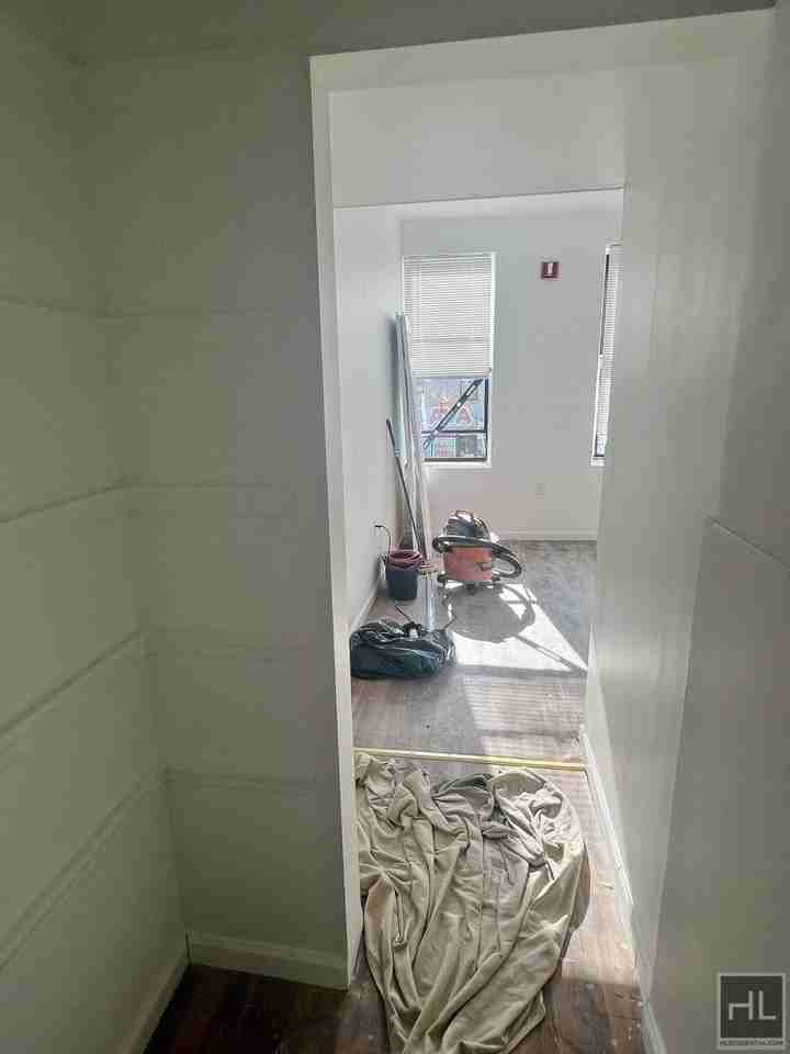1531 Nostrand Ave - Photo 5 of 10