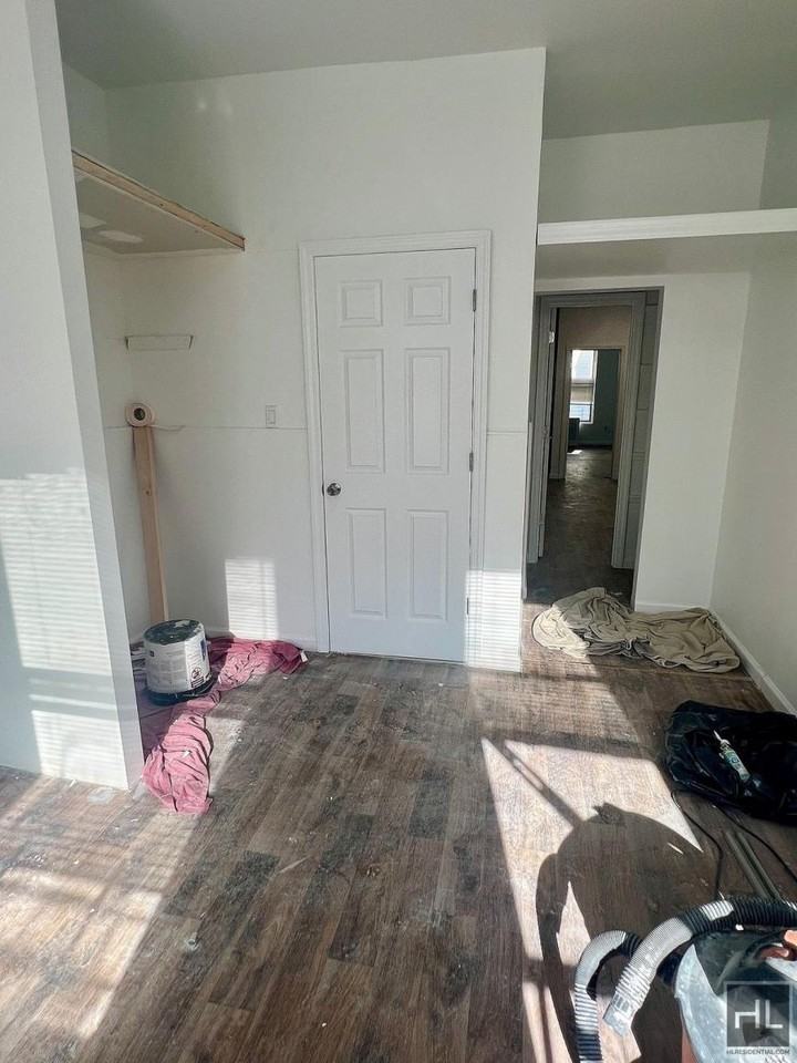 1531 Nostrand Ave - Photo 7 of 10