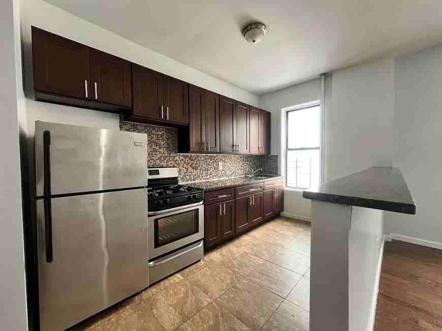 25 Vermilyea Ave - Photo 2 of 4