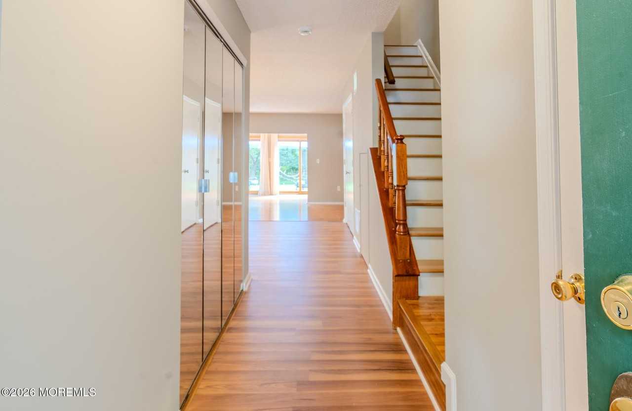 62 Secretariat Ct - Photo 2 of 32