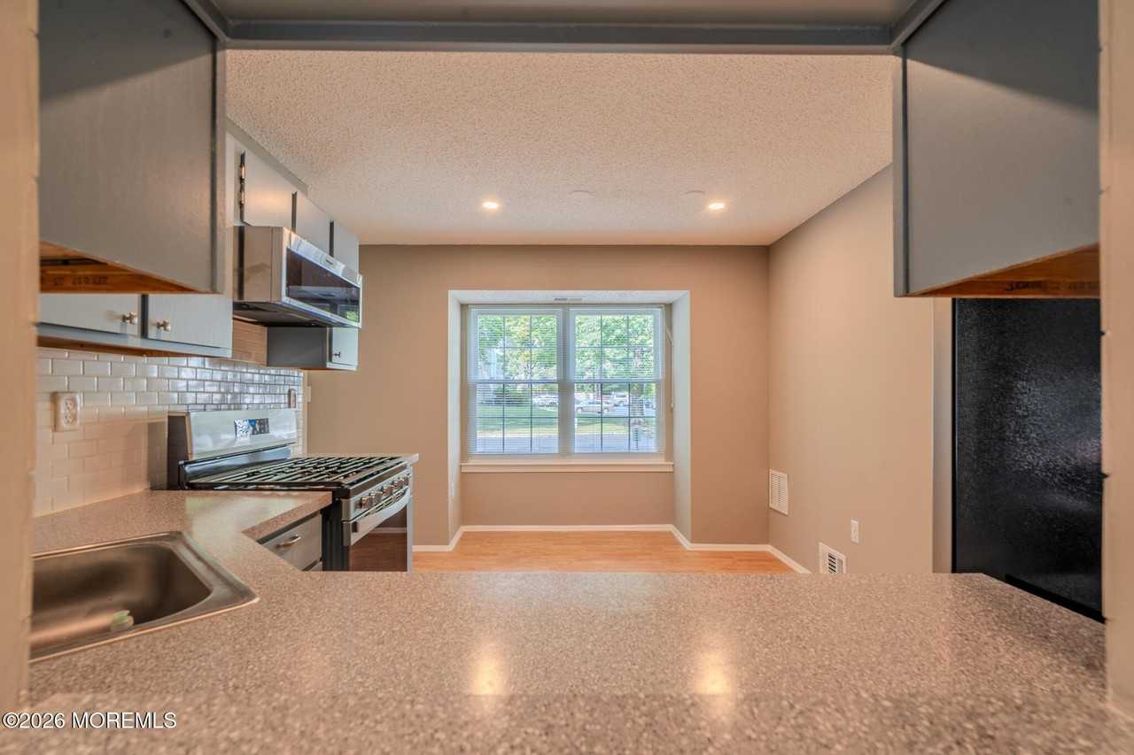 62 Secretariat Ct - Photo 5 of 32