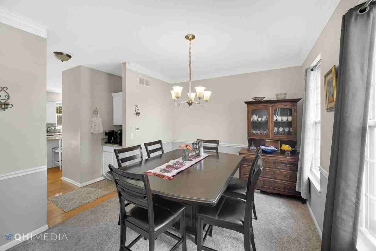 3569 Charlemaine Dr - Photo 4 of 30