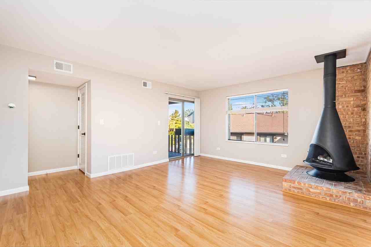 6165 Knoll Wood Ct #302 - Photo 4 of 14